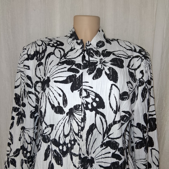 Alfred Dunner Black and White Floral Blazer Women  Size 18 - Picture 5 of 16